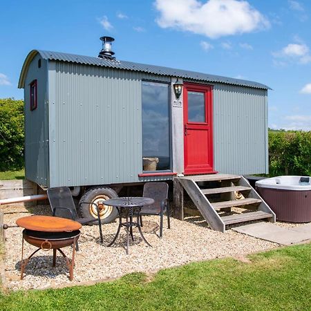The Big Cwtch Shepherd'S Hut Kidwelly Exterior foto